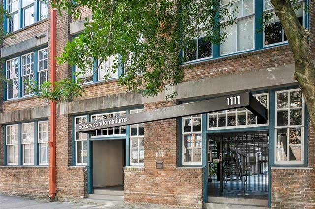 1111 S PETERS Street