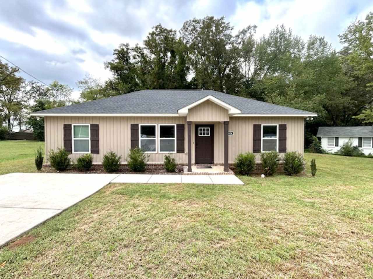 Beautiful 3 Bedroom Home in North Huntsville!