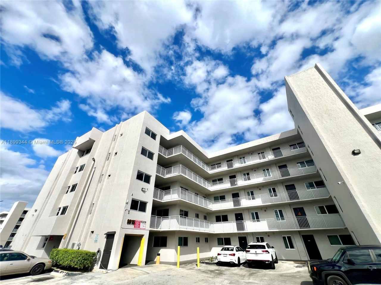 9915 W Okeechobee Rd