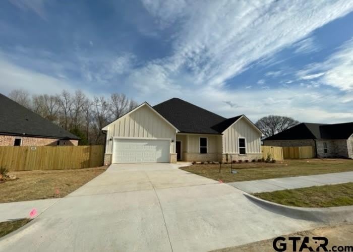 1033 Stagecoach Bend