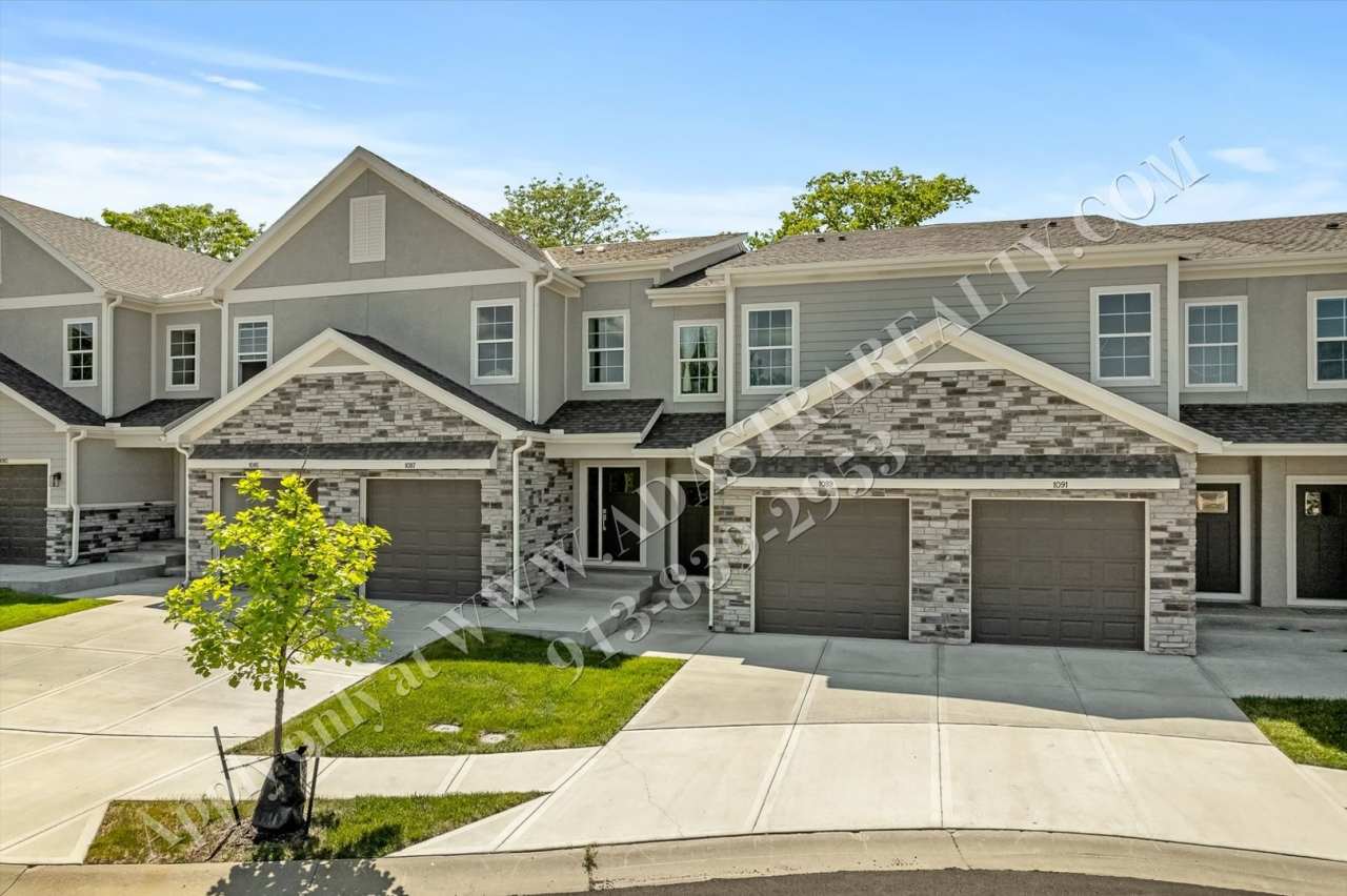 Brand New!! Townhome 3 Bed 2.5 Bath in Olathe-Available NOW!!