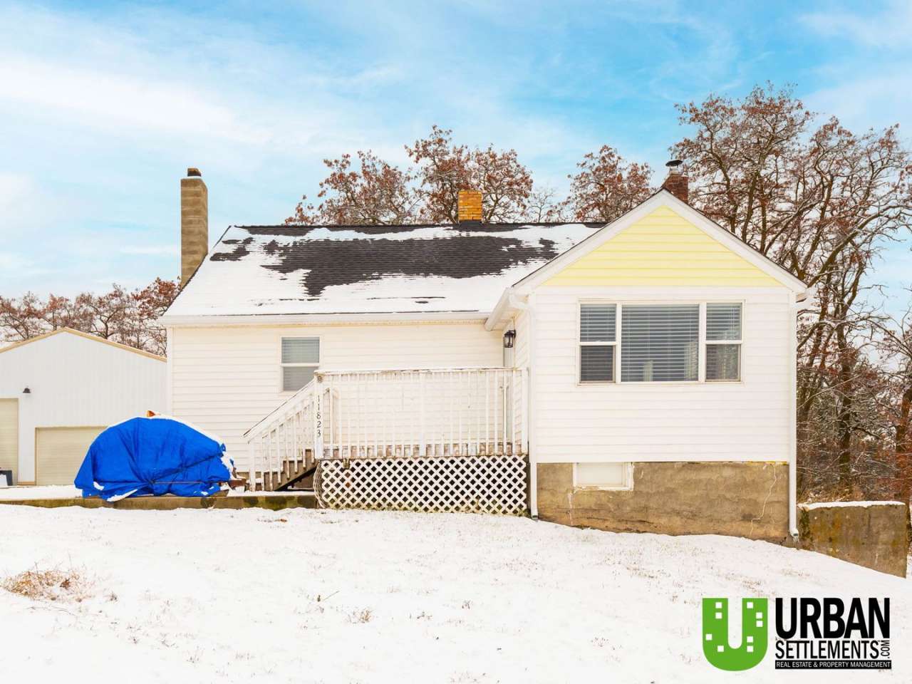 You will love this farmhouse on acreage