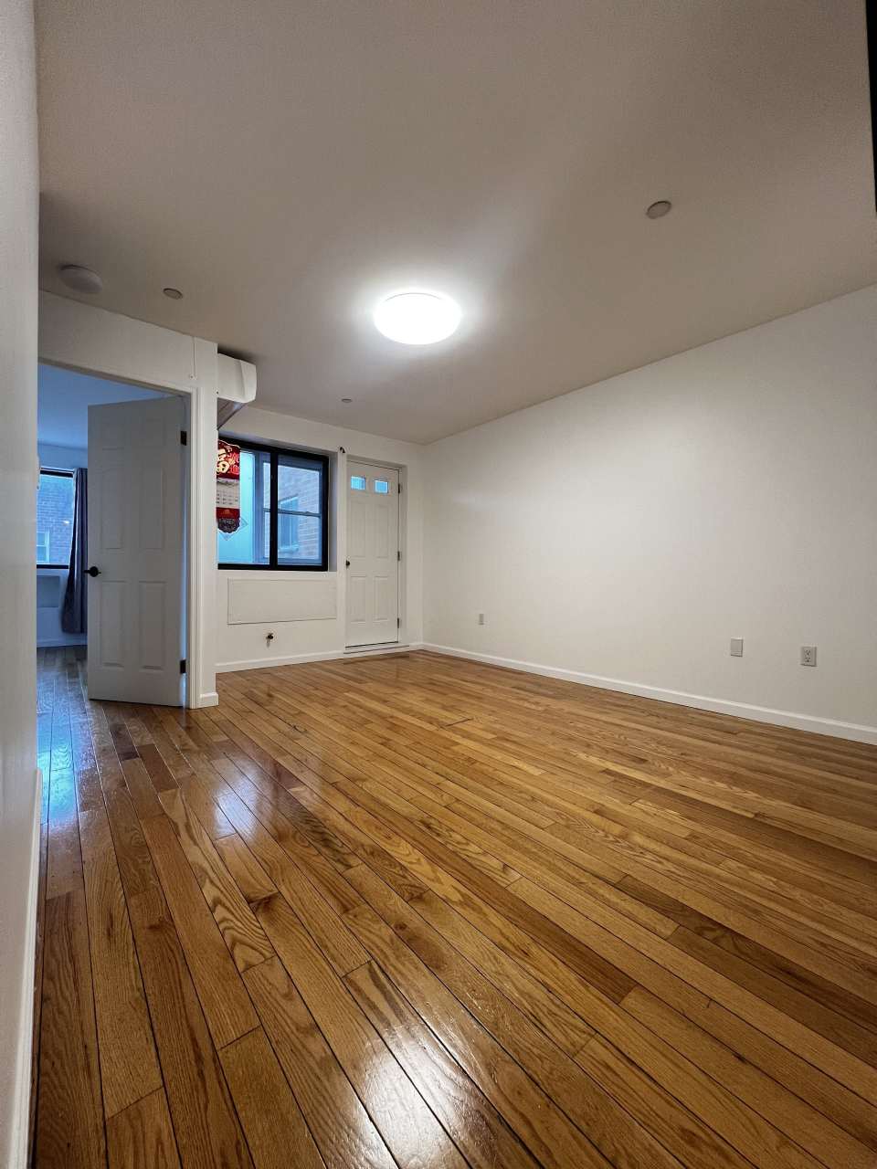8523 Broadway
