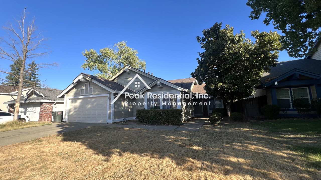 Wonderful Vintage Park 3bd/2ba Home with 2 Car Garage