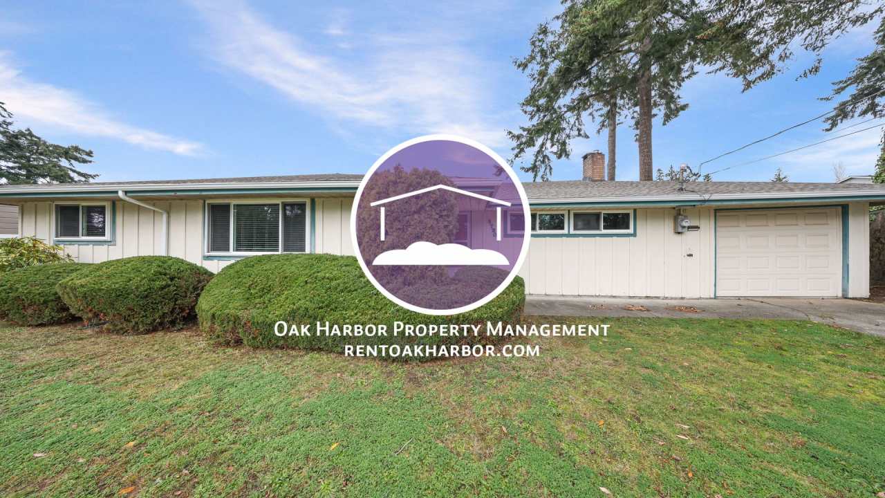 3 Bed 2 Bath - One-Story - NAS Whidbey - Fully Fenced Yard