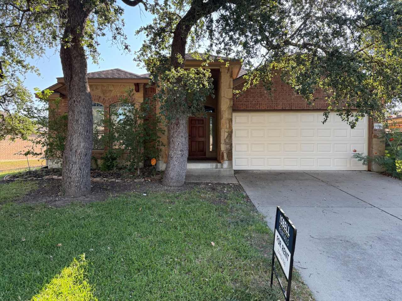 SECTION 8/HUD ACCEPTED - RENT REDUCTION - AVAILABLE NOW!