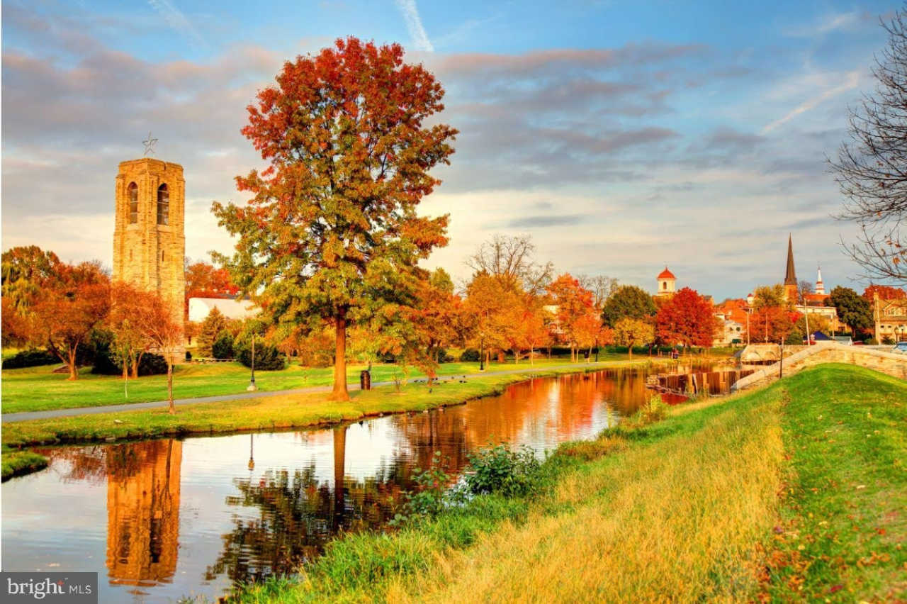 317 W COLLEGE Terrace