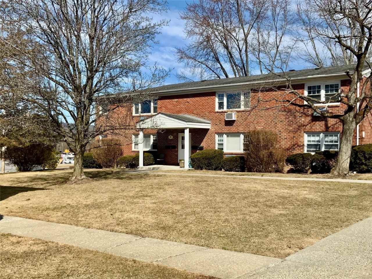 136 N Chestnut Street