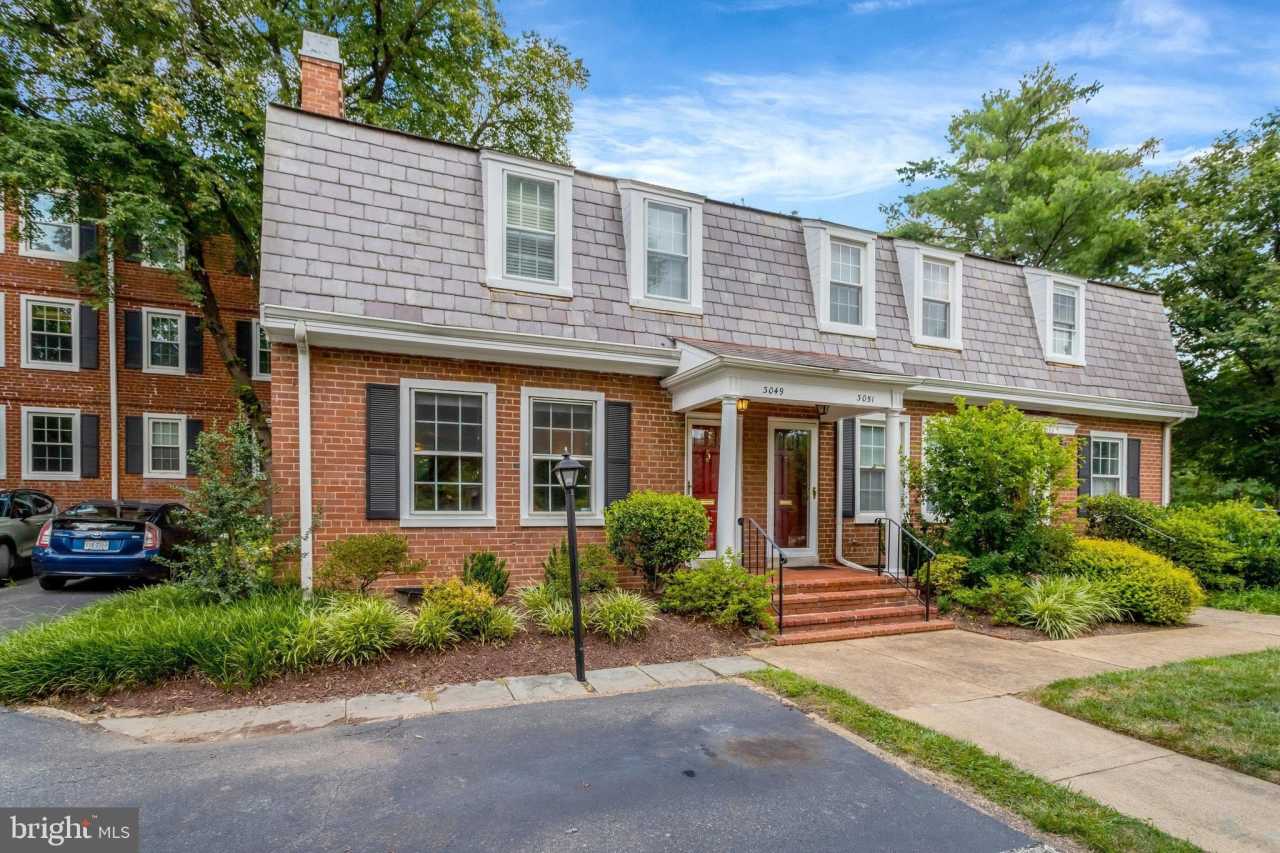 3049 S COLUMBUS STREET