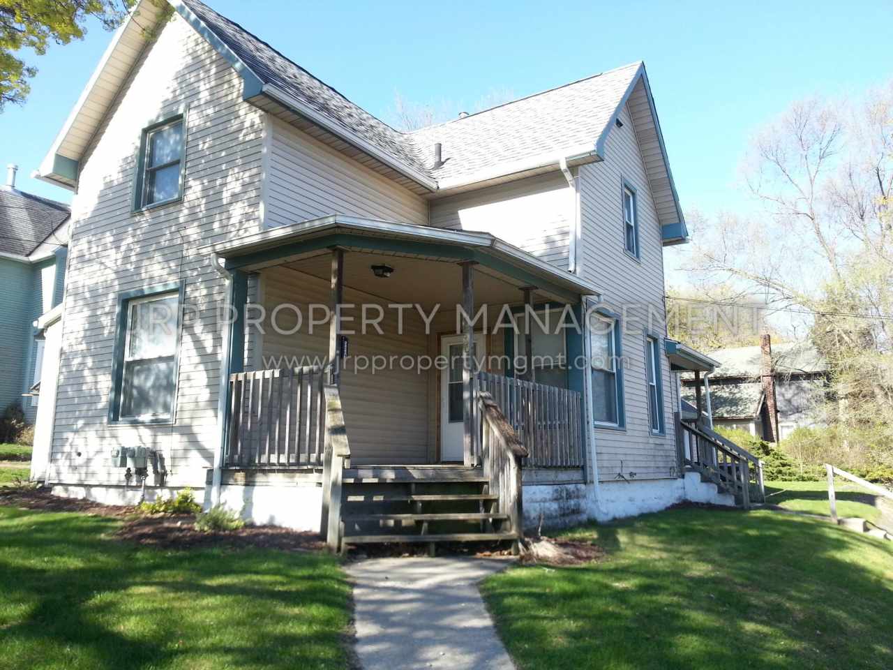 500 S. Elm Ave upper Unit