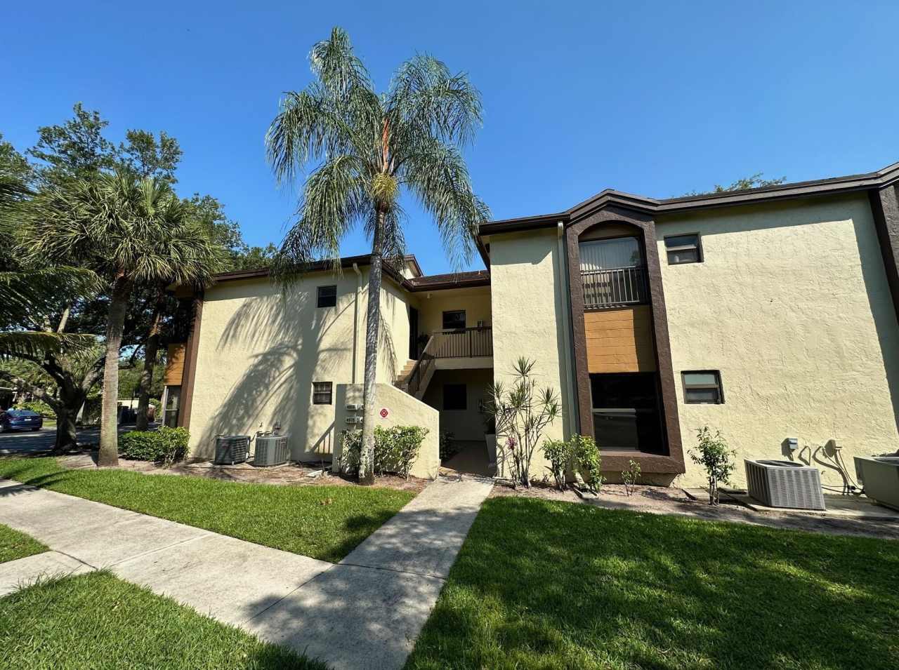 4509 Carambola Circle S