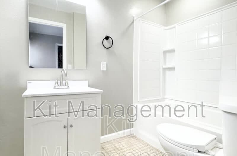 2248 Broadway - Upper Unit