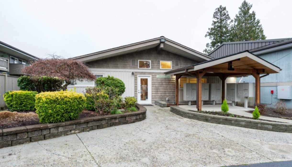 The Courtyard Apartment Homes