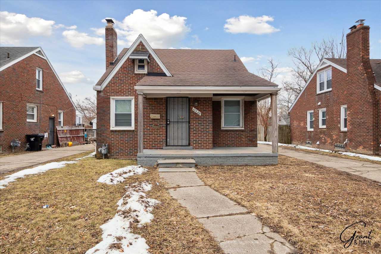 $1,200 - Charming 3 Bedroom Bungalow - Detroit