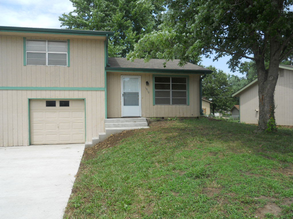 1906 Heatherwood Drive