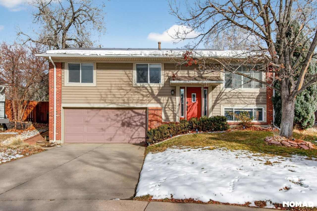 Spacious 4BR House in Denver - Beautiful Back Yard!
