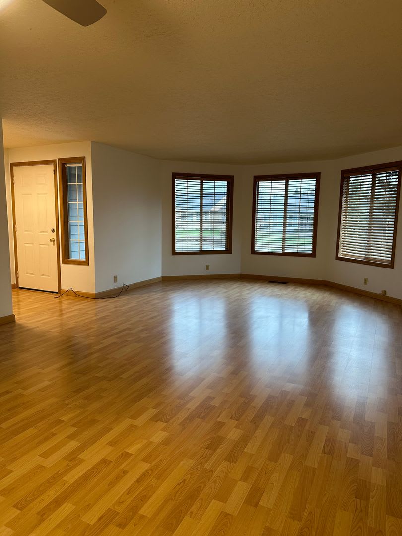 FREE RENT! Newly Updated Single Level Home in Established Keizer Neighborhood