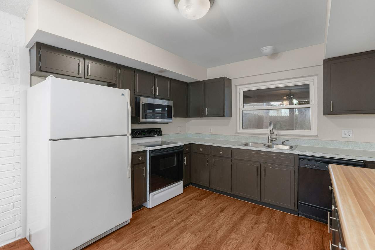 2078 Loma Linda Way N