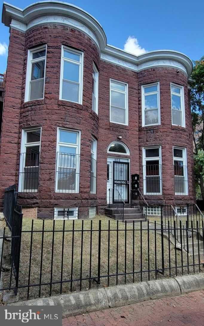 804 HOLLINS Street unit: Basement Studio