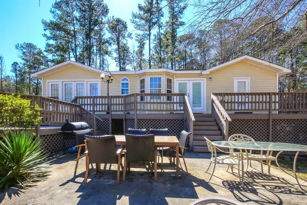 4046 White Oak Drive