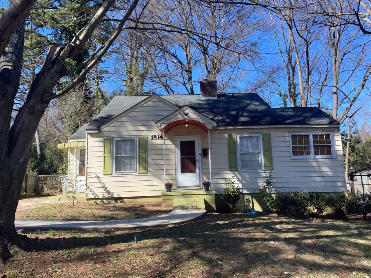 Adorable 2 Bedroom Home in Ashley Park!!