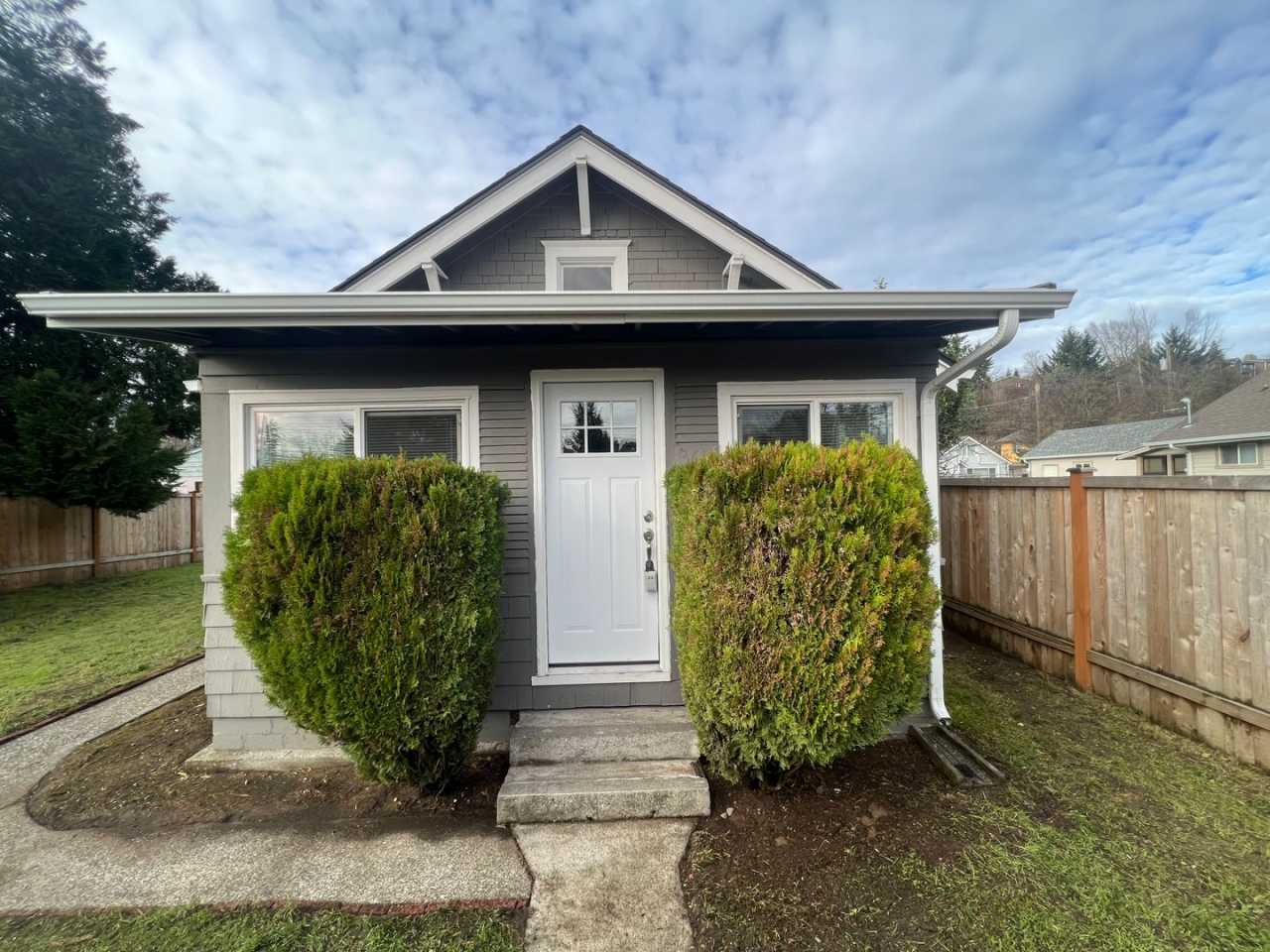 Beautiful Updated 2 Bedroom Rambler in Tacoma!
