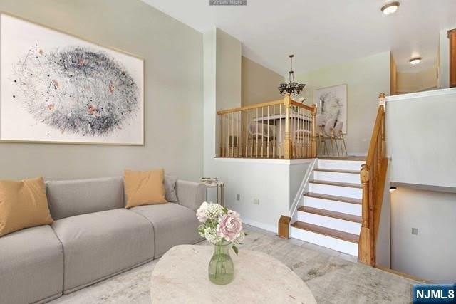 268 Roslyn Court 268