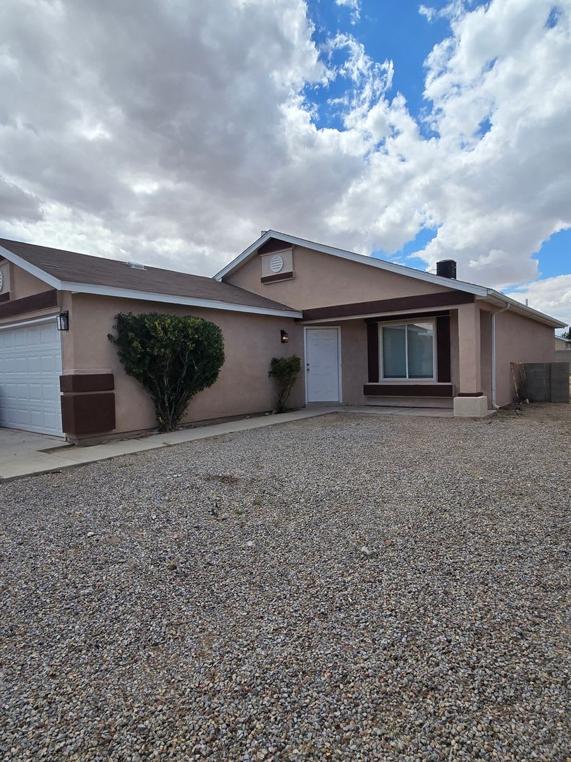 Coming Soon !!! Beautifully Remodled SW Home, 3 Bedroom, 2 Bathroom, 2 Car Garage