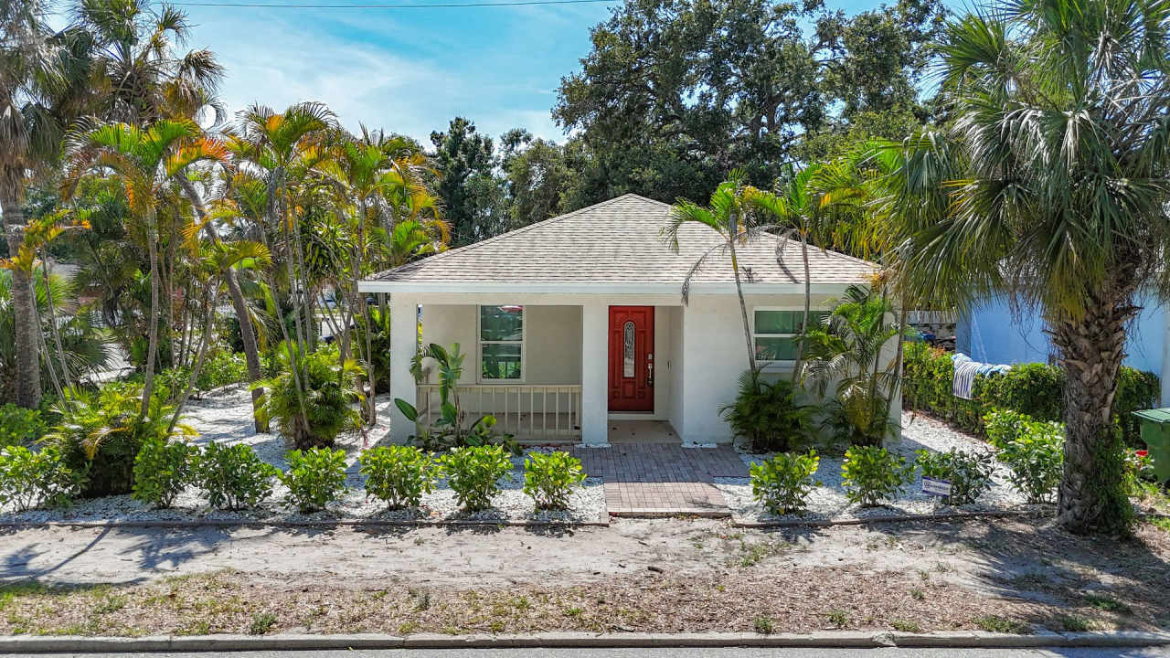 Renovated 4-Bedroom Home Near Downtown Sarasota