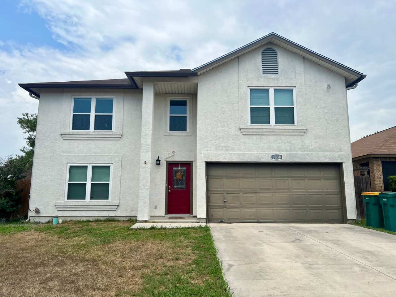 Large Beautiful 4/2.5 Home