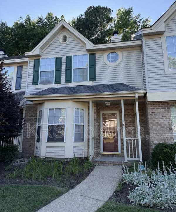 146 Corwin Cir, Hampton