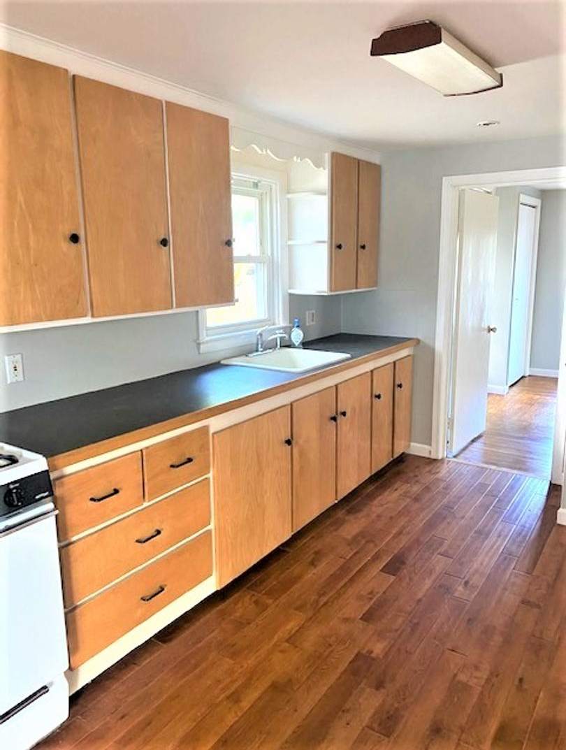 Warwick/Oakland beach – Waterfront Single Family - $1,795