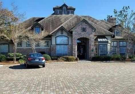 350 EMERALD FOREST Boulevard