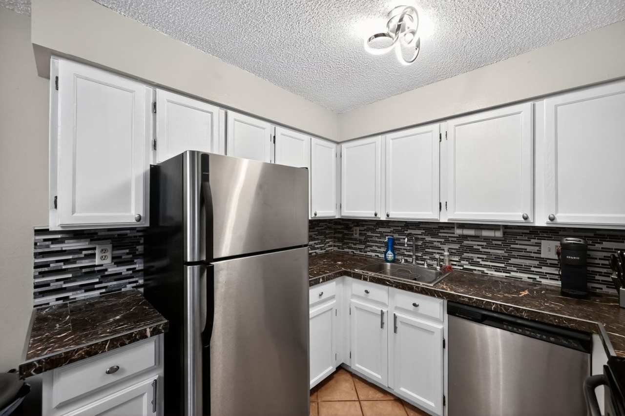 Charming 2BR Condo in Aurora