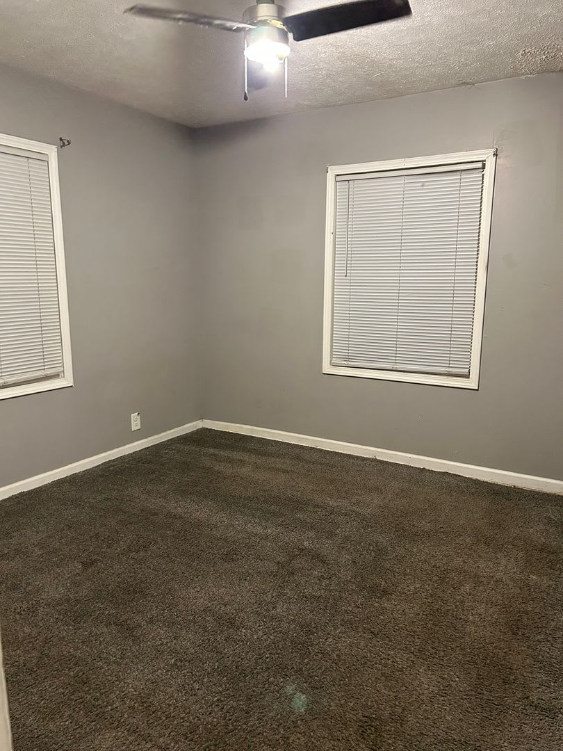 3 Bedroom 1 Bathroom HOUSE