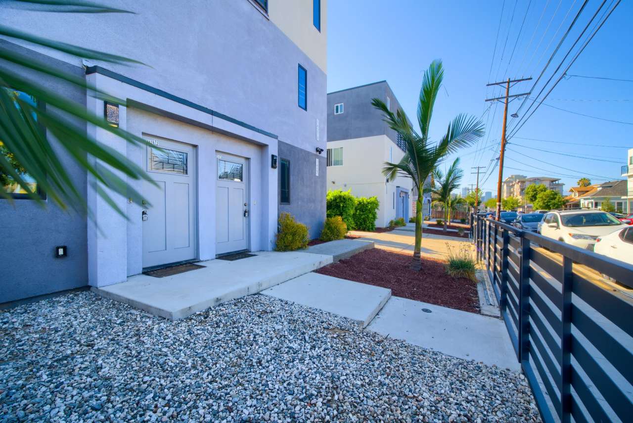 1423 1/2 S New Hampshire Ave