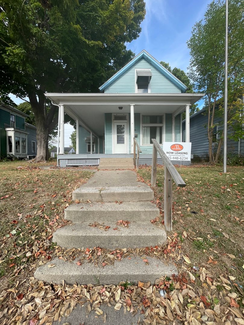 RENT SPECIAL: $300 off second month's rent if leased by 11/15!