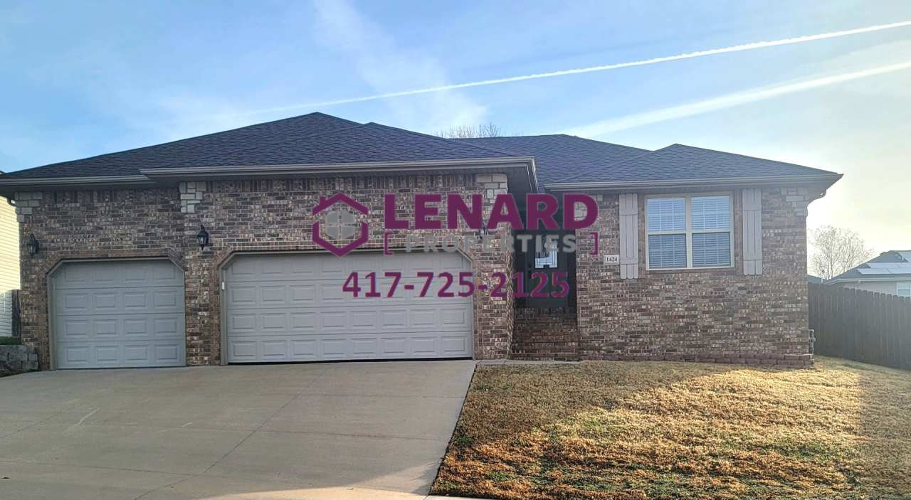 Spacious 3 Bedroom Home Ready for Move In!