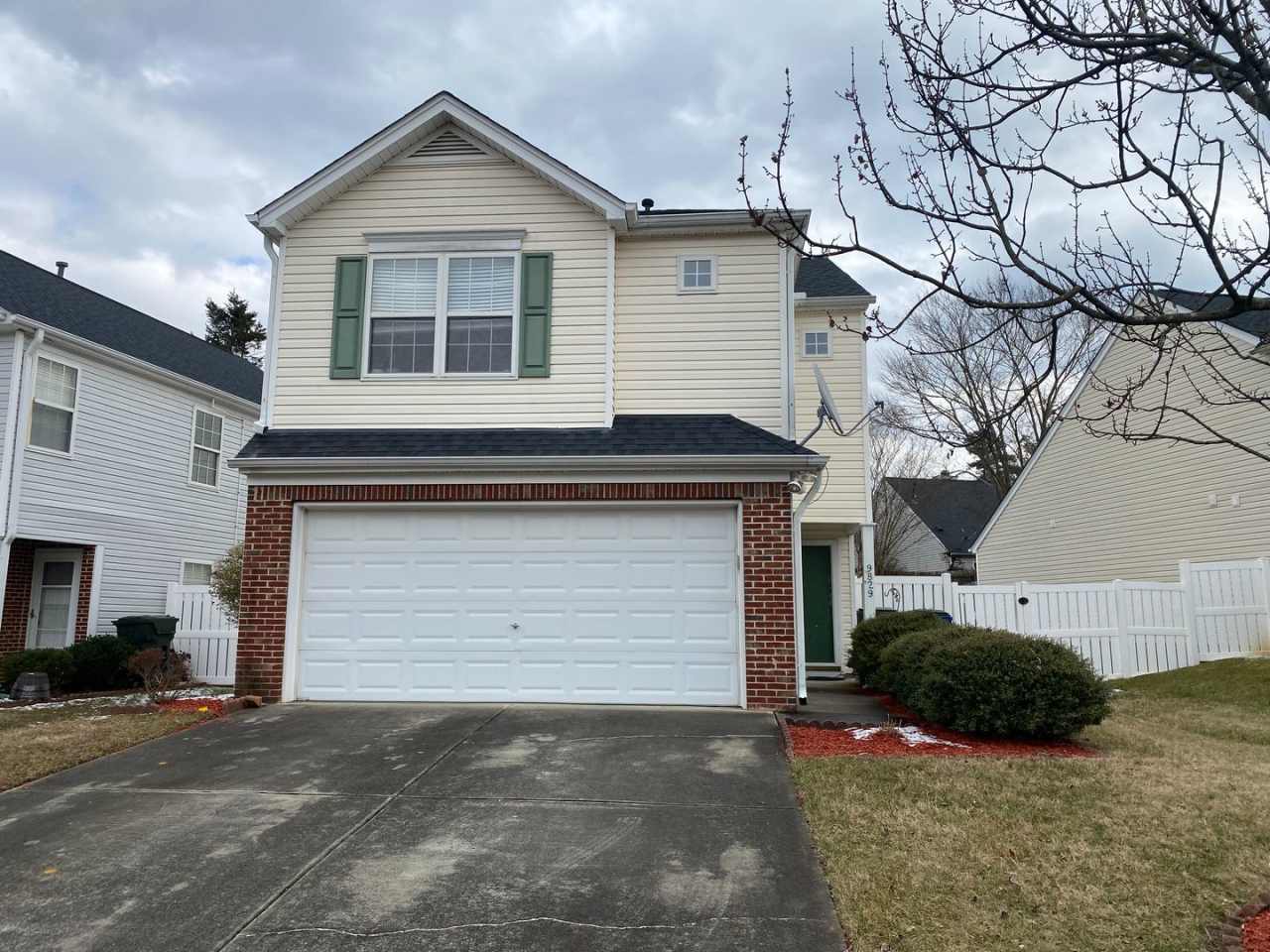 SINGLE FAMILY HOME- 3 Bedrooms 2.5 Baths