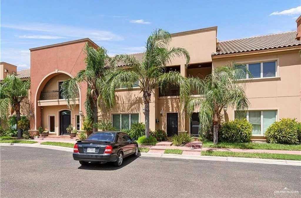 7027 North 3rd Street