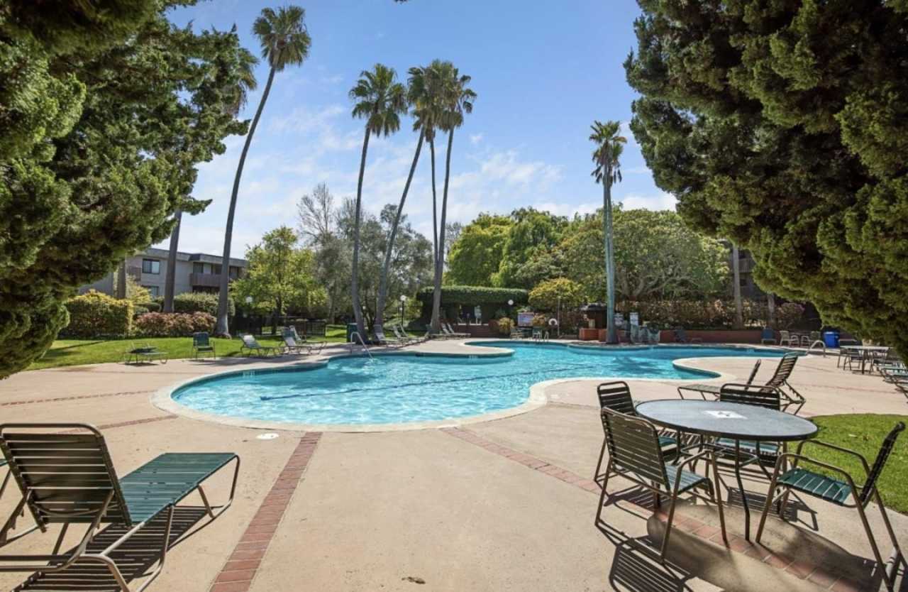 6226 Shelter Creek LN