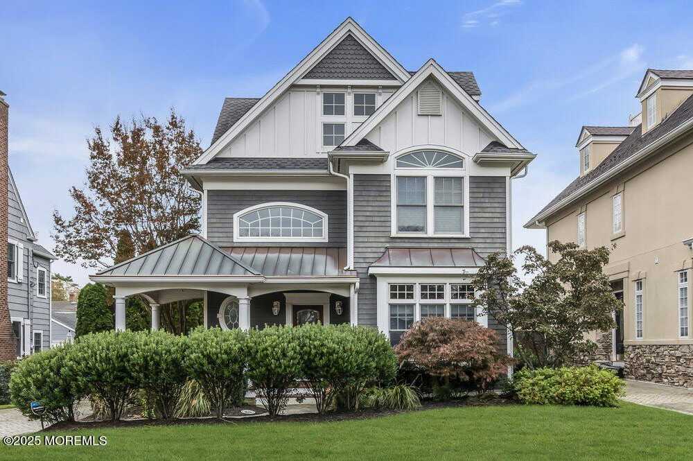 412 Chicago Boulevard