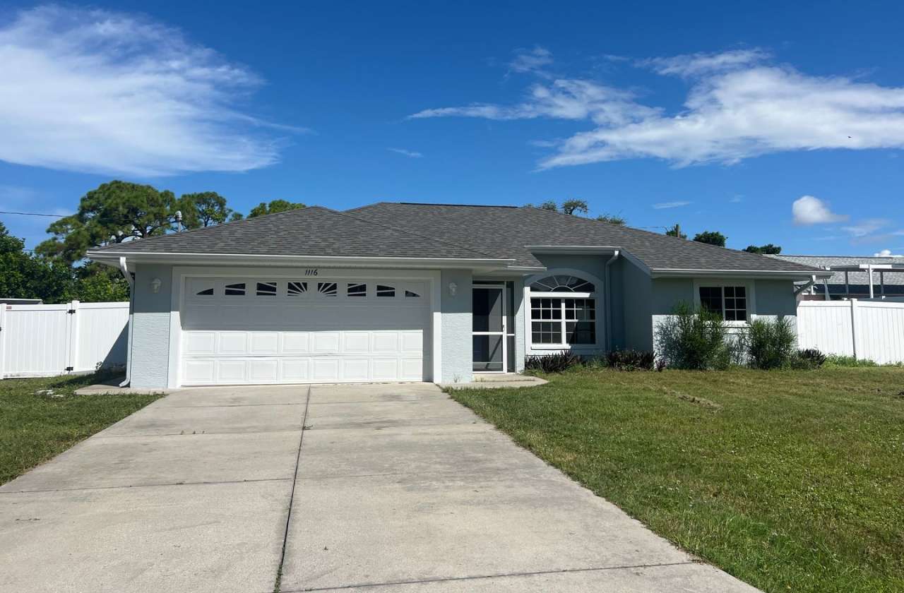 Available now! 3BR/2BA Single Family Home