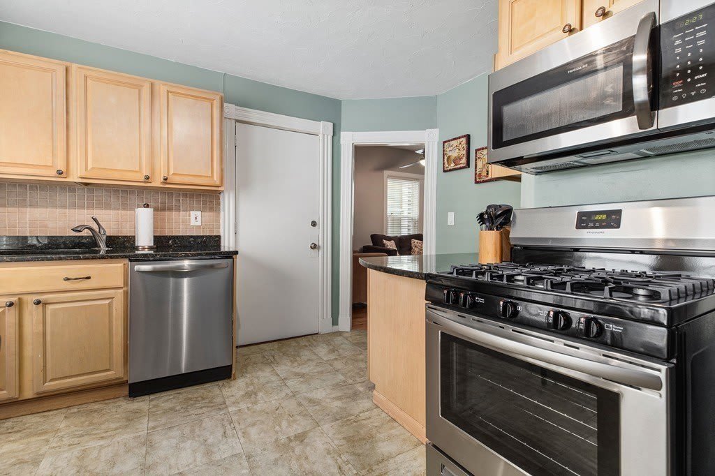 84 Willow St unit: 2