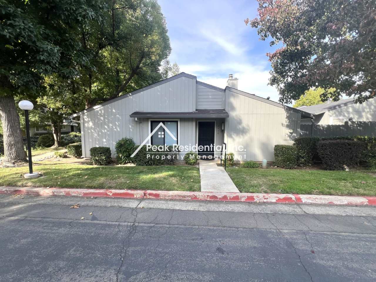 Wonderful 2bd/2ba Citrus Heights Condo with 2 Car Garage!