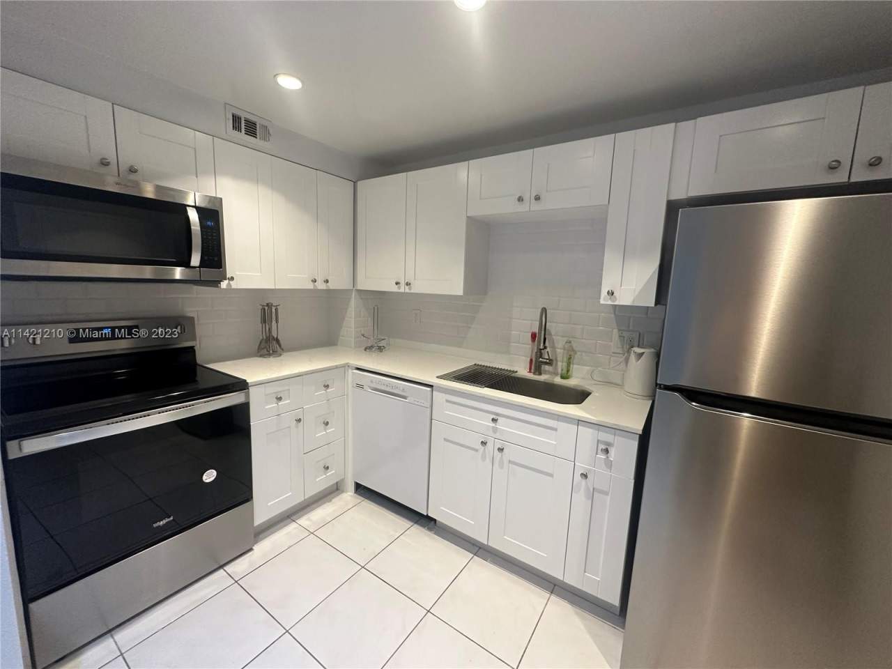 401 Golden Isles Dr