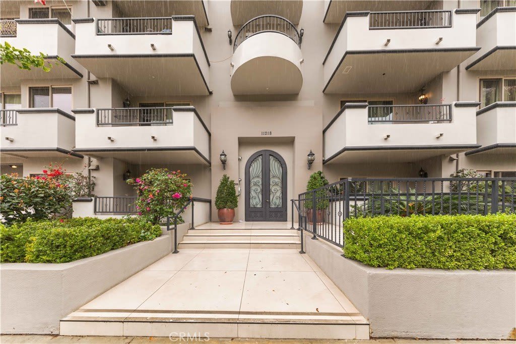 11218 Camarillo Street