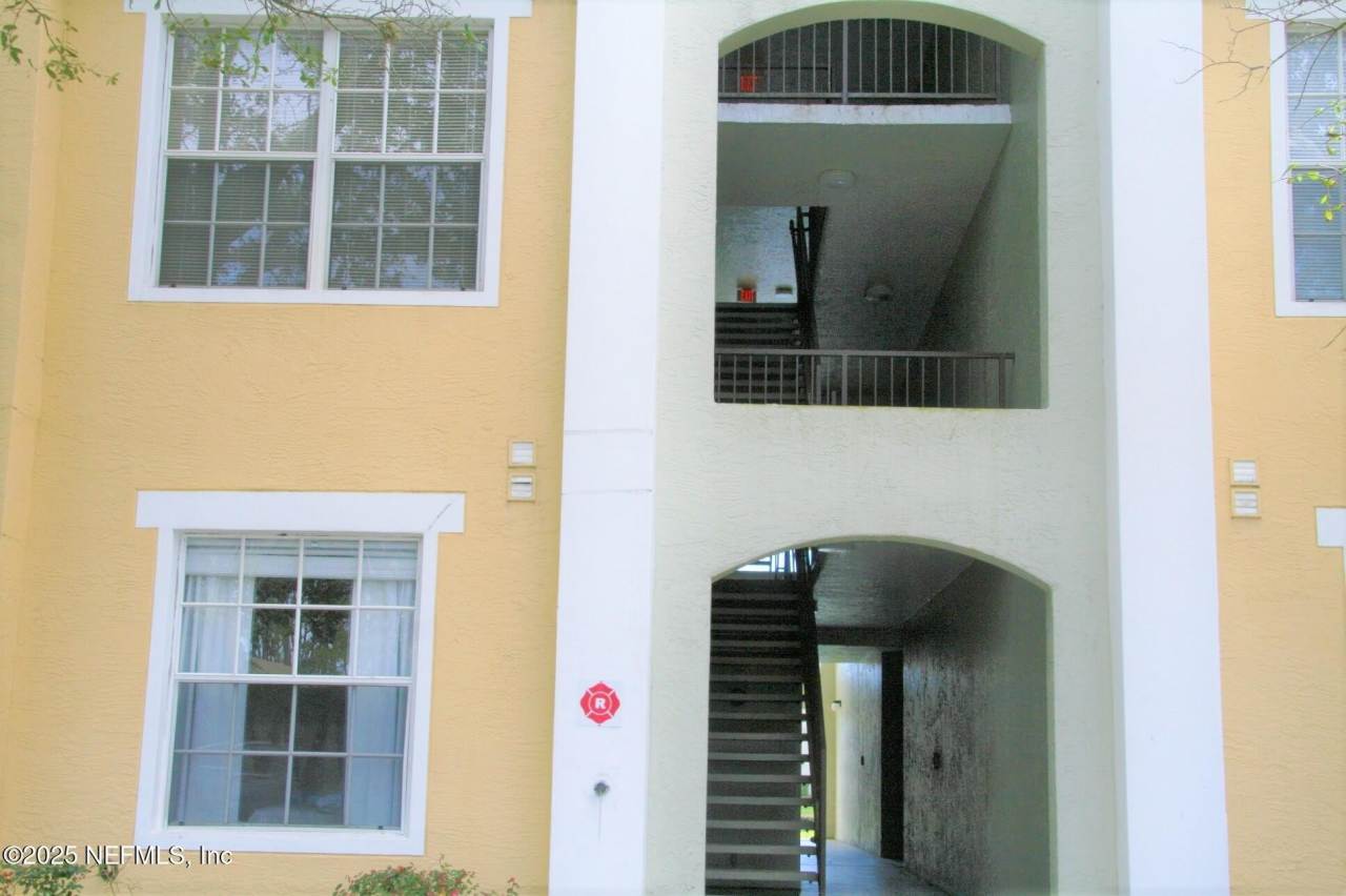 4035 GRANDE VISTA Boulevard unit: 203