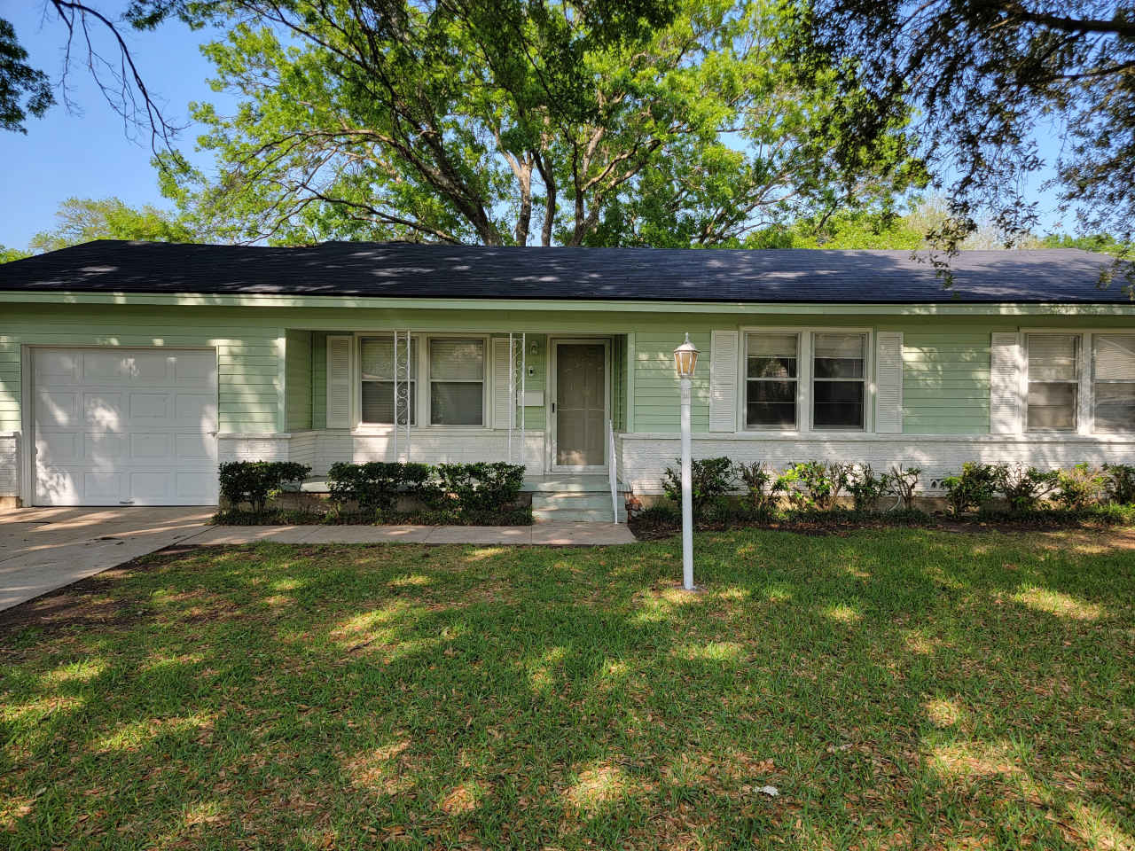 2025 Mountainview Dr