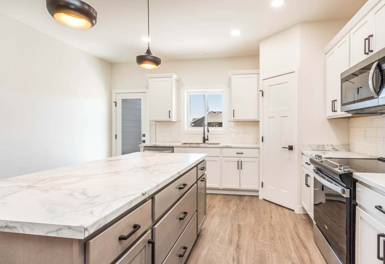 Brand new 3 bed 2 bath Twin home in Tea